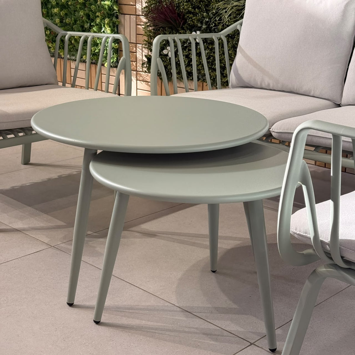 Durable Modern Garden Seating Set - Green