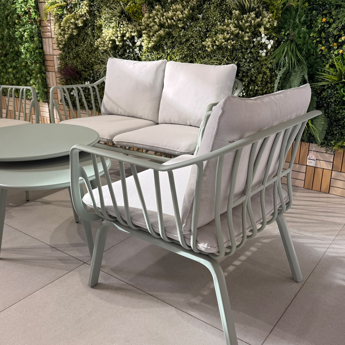 Durable Modern Garden Seating Set - Green