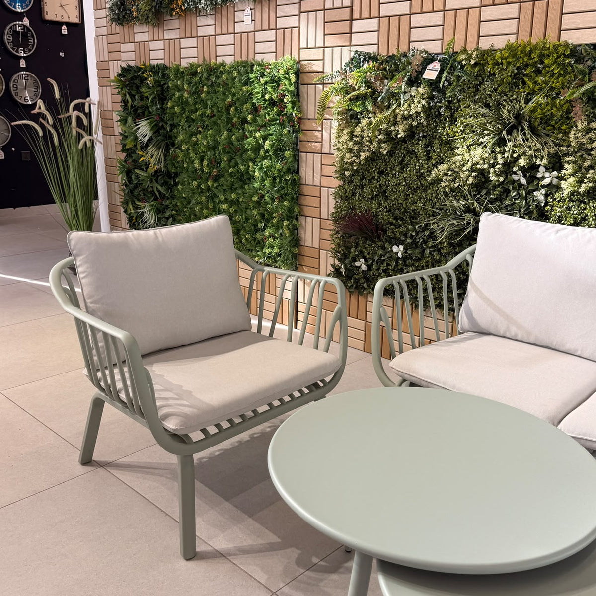 Durable Modern Garden Seating Set - Green