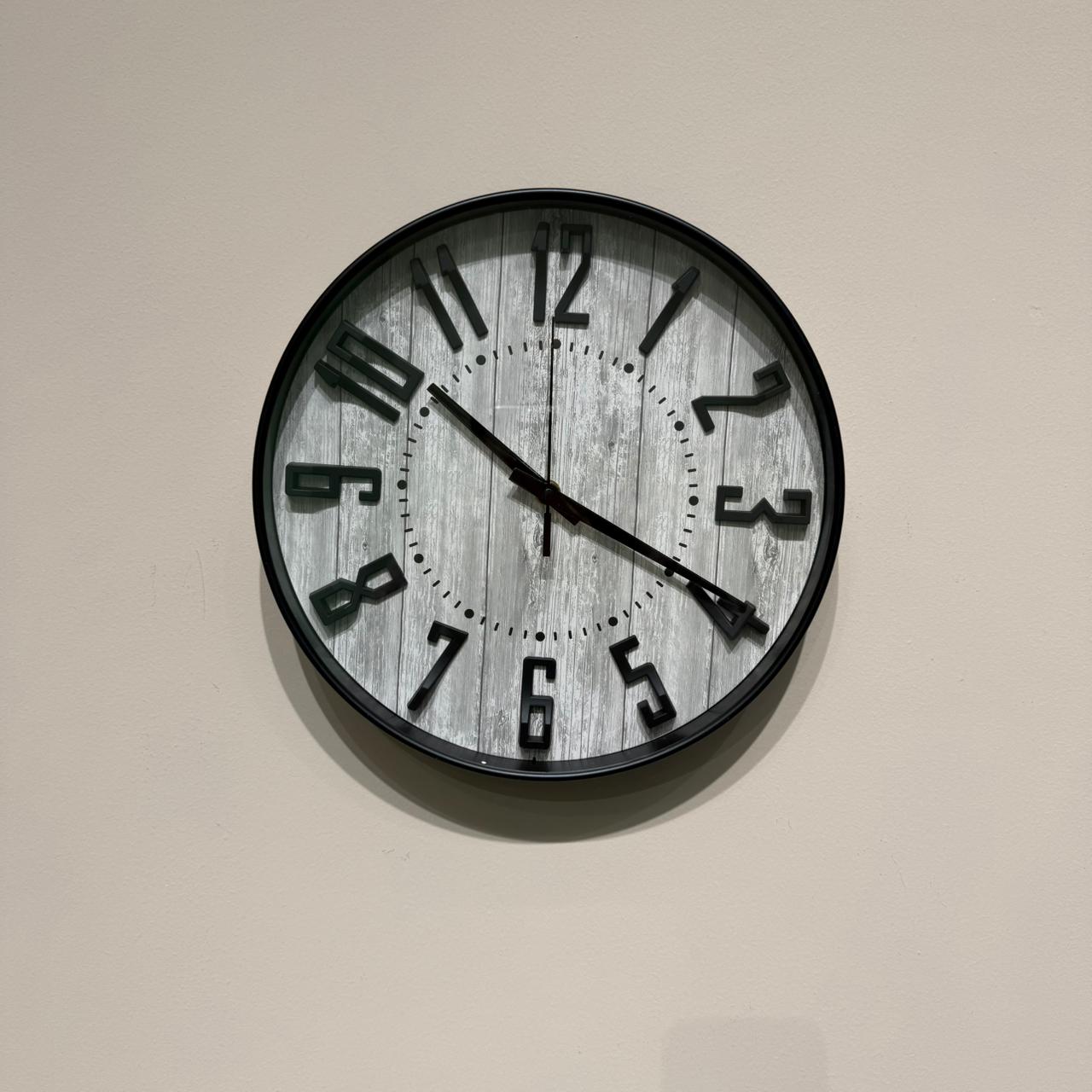 ساعات الحائط الزخرفية خمر