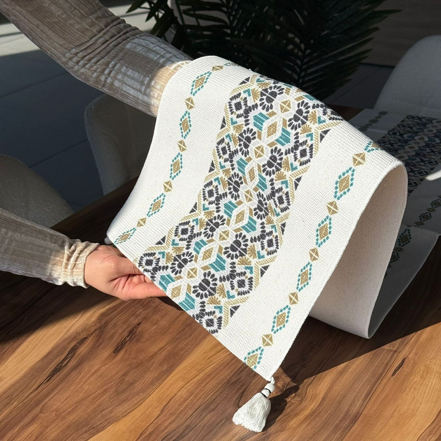 ٣٥ × ١٨٠سم ڕایەخی سەر مێزی دیکۆراتی شاهانە