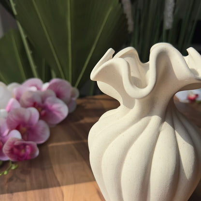 Velora Crest Vase