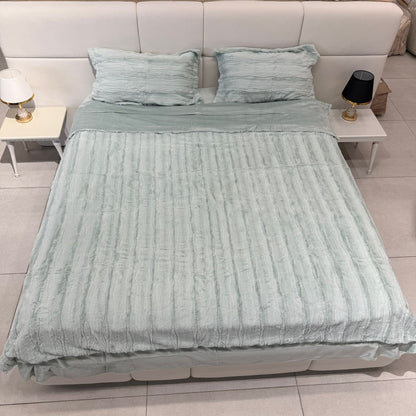 Luxury Plush 4-Piece Bedding Set – Soft & Cozy