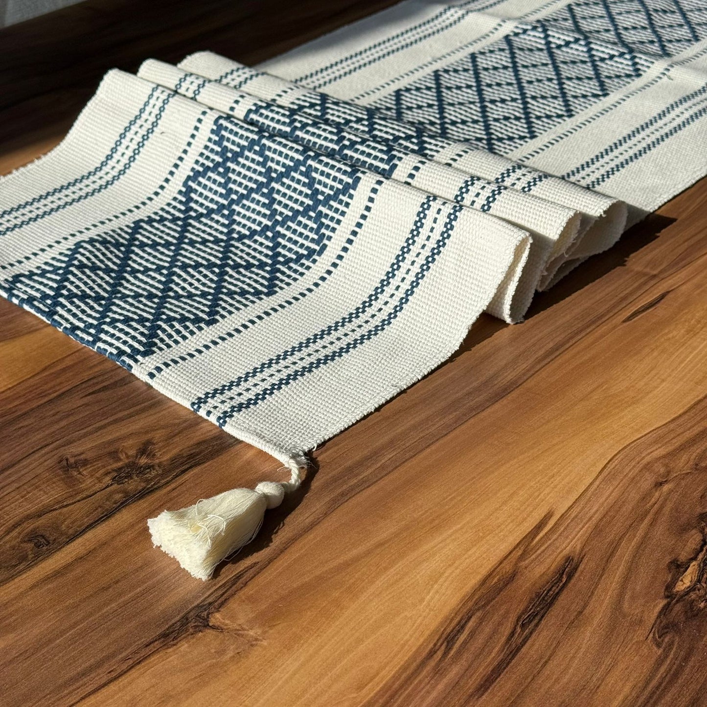 ٣٥ × ٢٢٨سم ڕایەخی سەر مێزی دیکۆراتی شاهانە