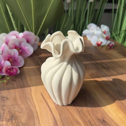 Velora Crest Vase
