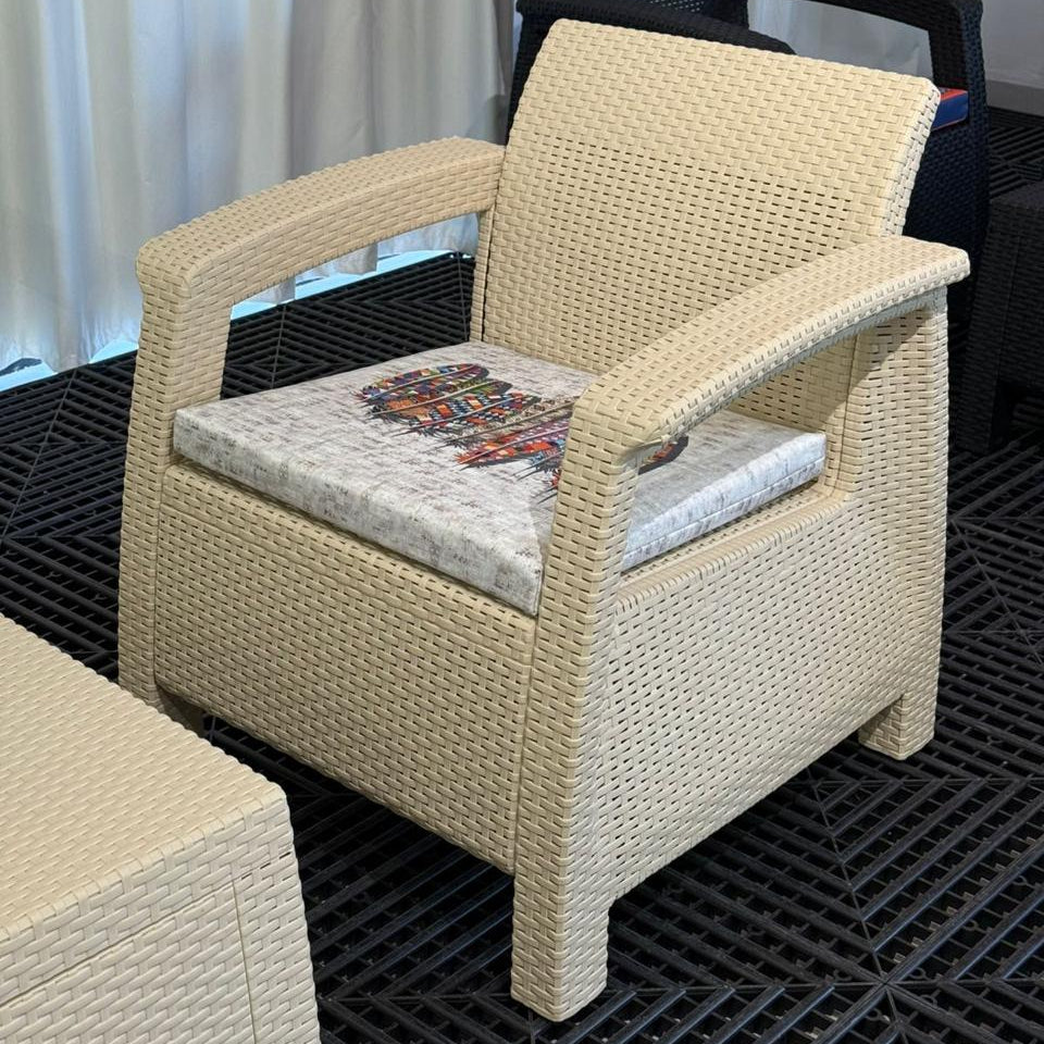 Modern Garden Seating Set - Beige & Decorative Cushion