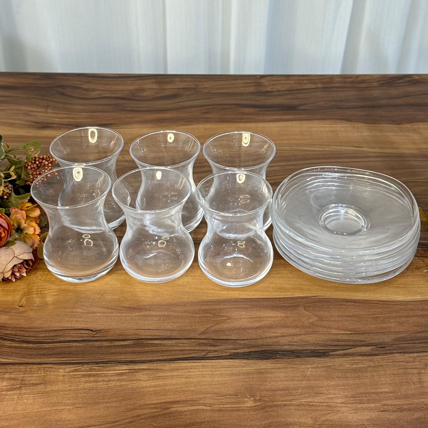 Elegant Curved Glass Tea Set with Matching Saucers