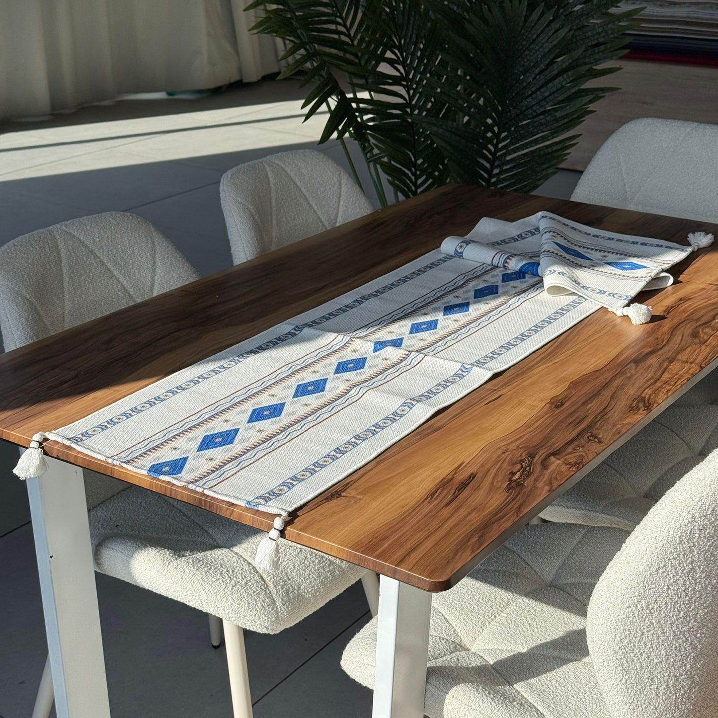 ٣٥ × ١٨٠سم ڕایەخی سەر مێزی دیکۆراتی شاهانە