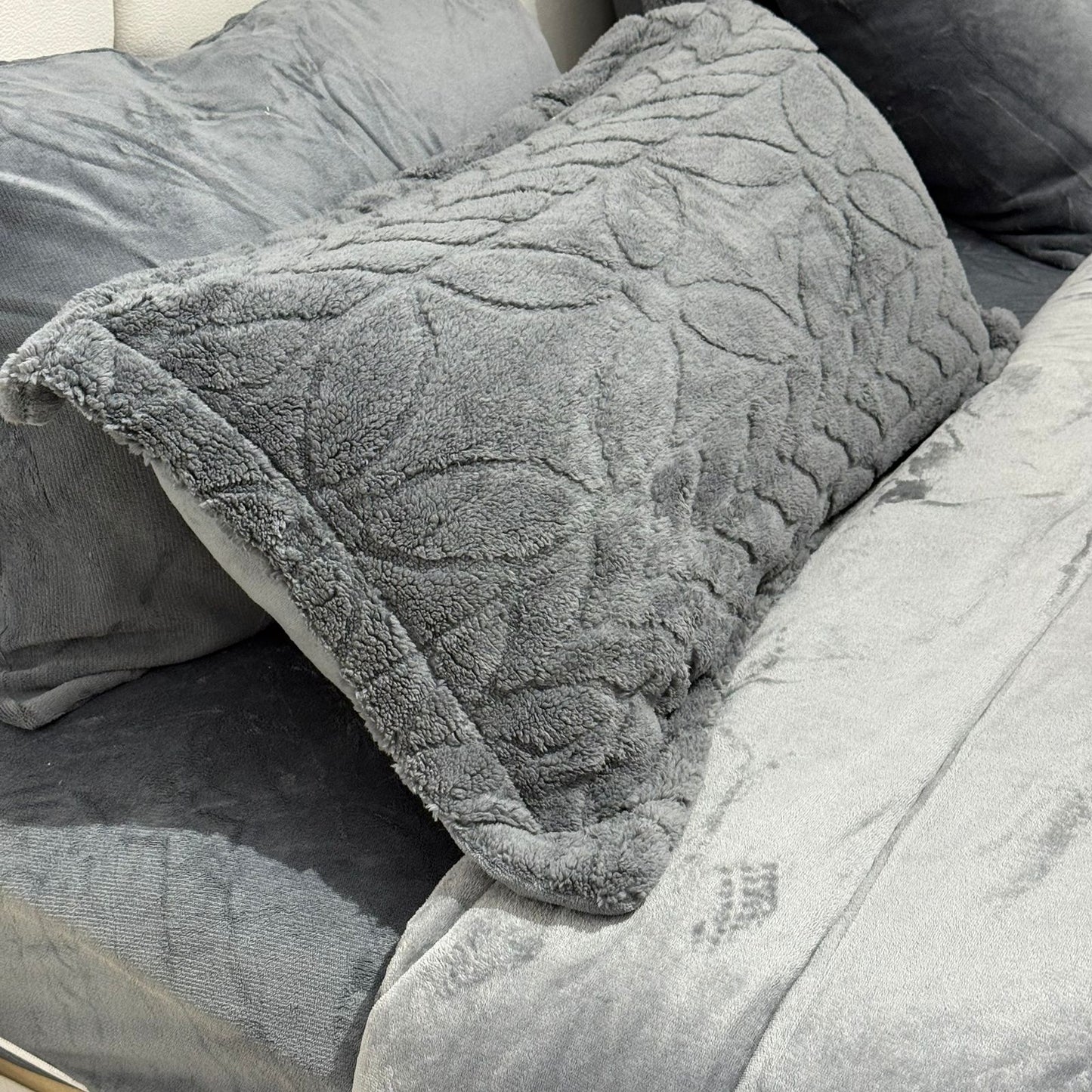 6 PCS - Modern Grey Plush Comforter Set