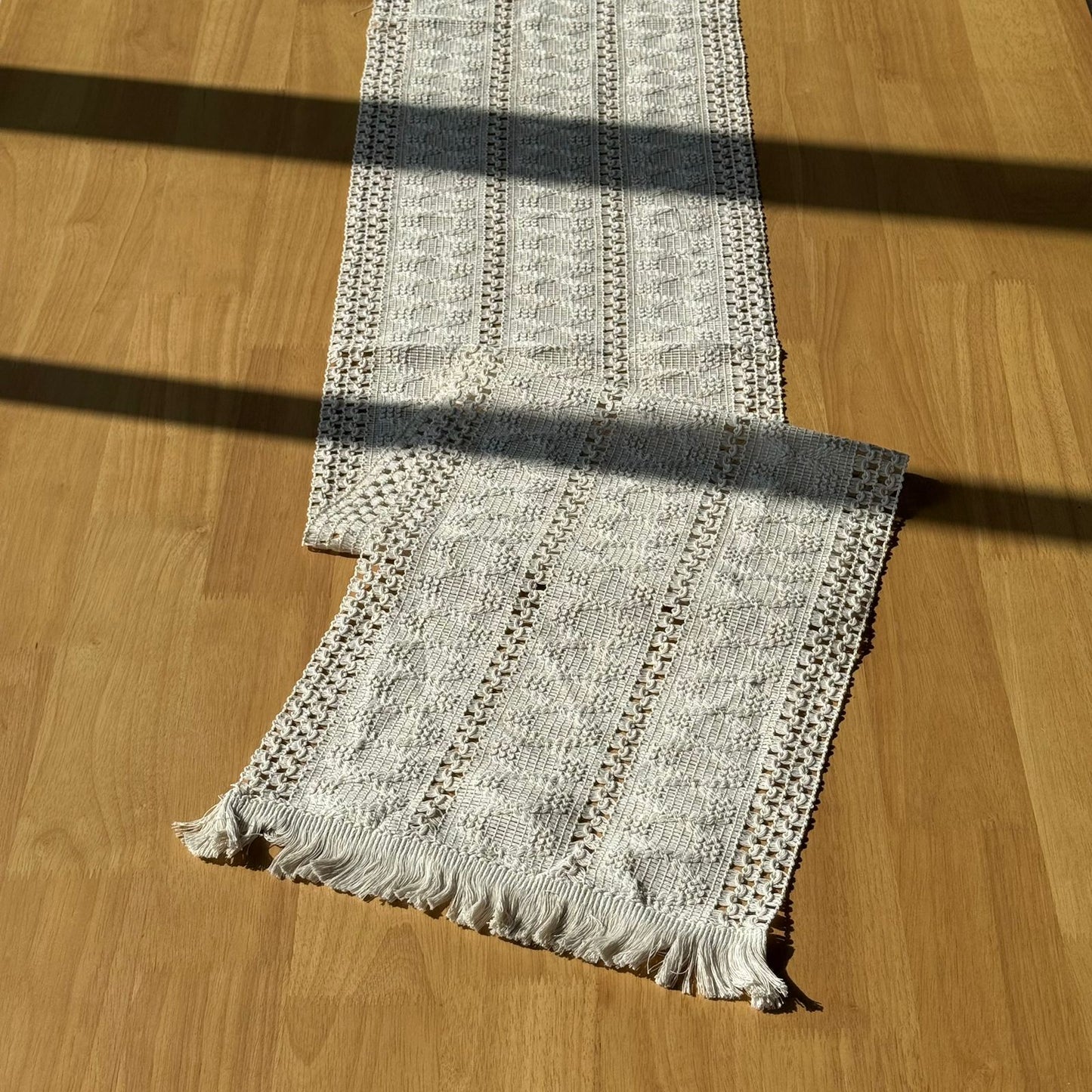 ٣٠ × ١٨٠سم ڕایەخی سەر مێزی دیکۆراتی شاهانە