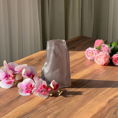 گوڵدانە کۆنەکانی دەستی دیکۆراتی بۆیاخ کراو