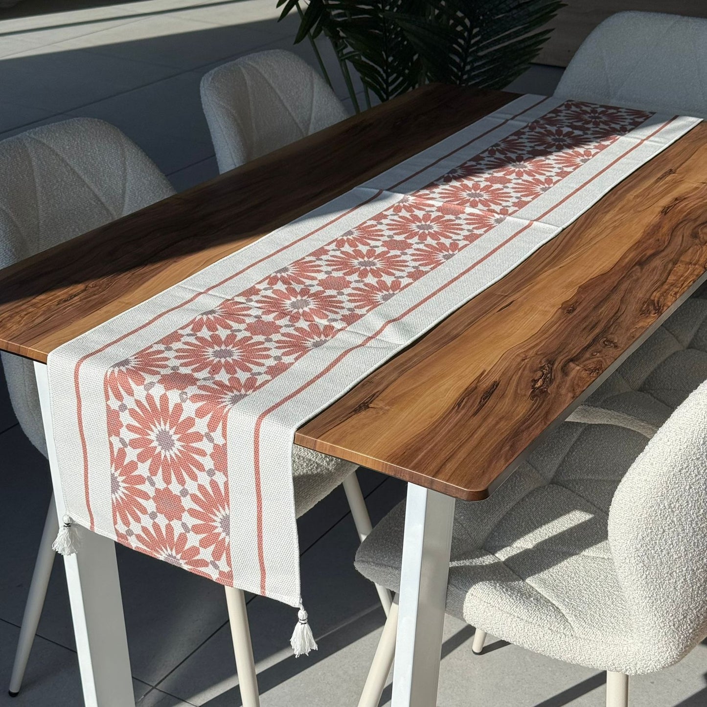 ٣٥ × ١٨٠سم ڕایەخی سەر مێزی دیکۆراتی شاهانە