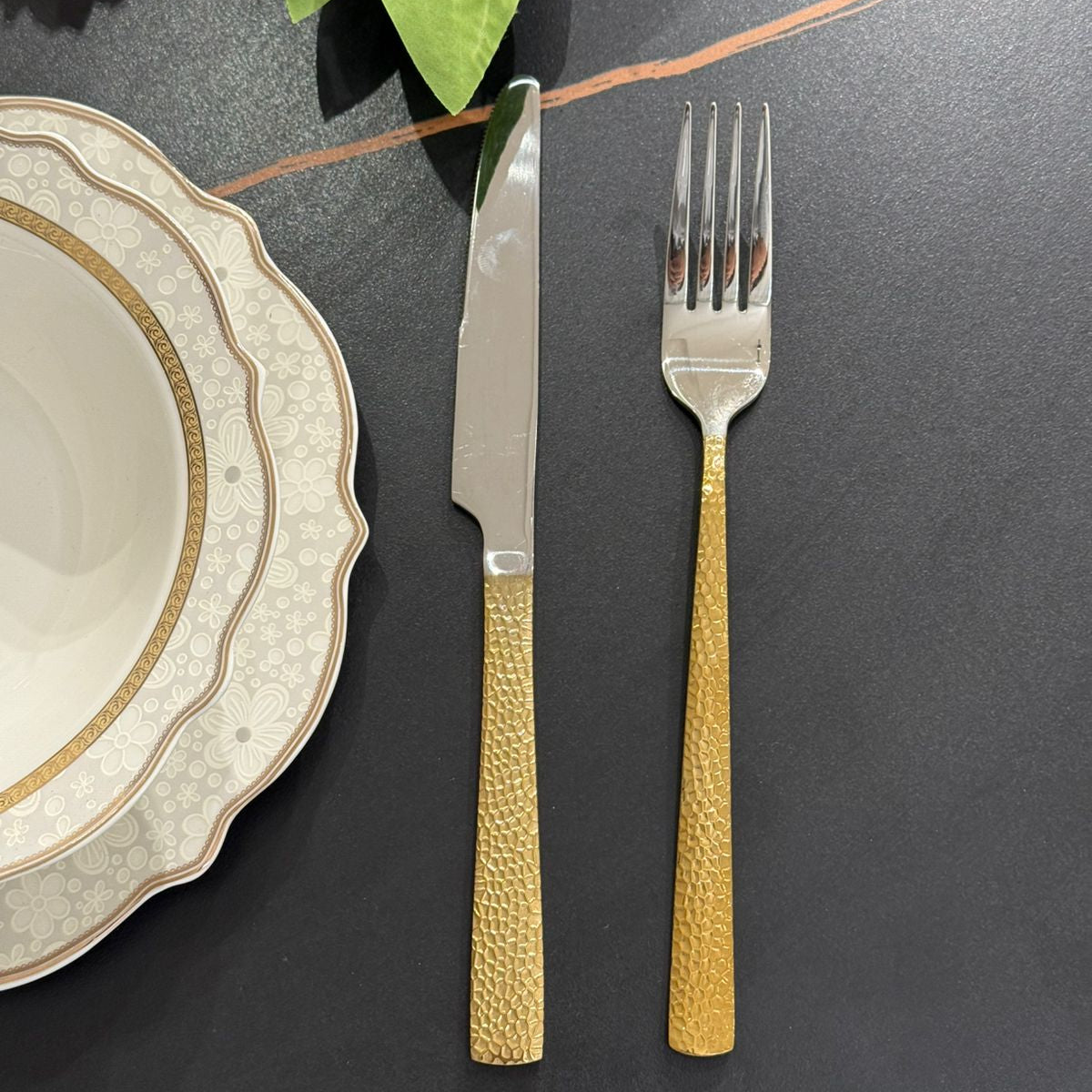 Golden Weave Elegance - Luxury Cutlery Collection