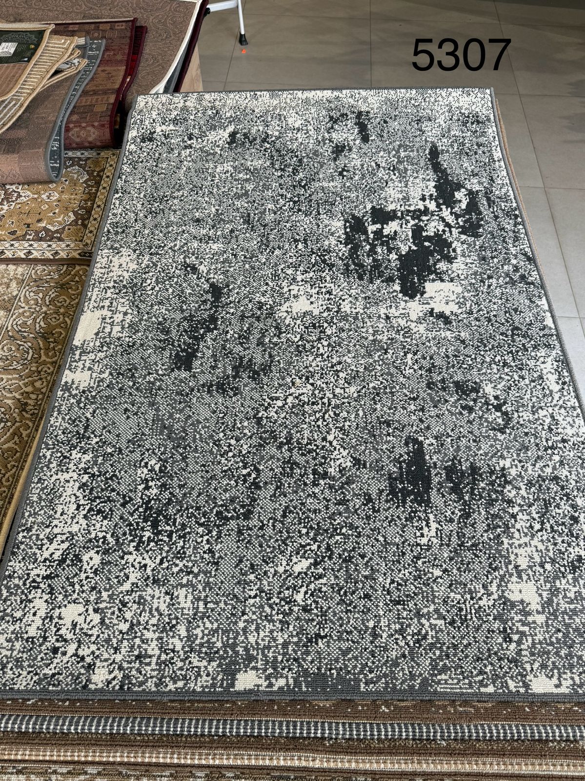 سجاد داخلي متعدد الألوان مقاس 1 × 1.5 م