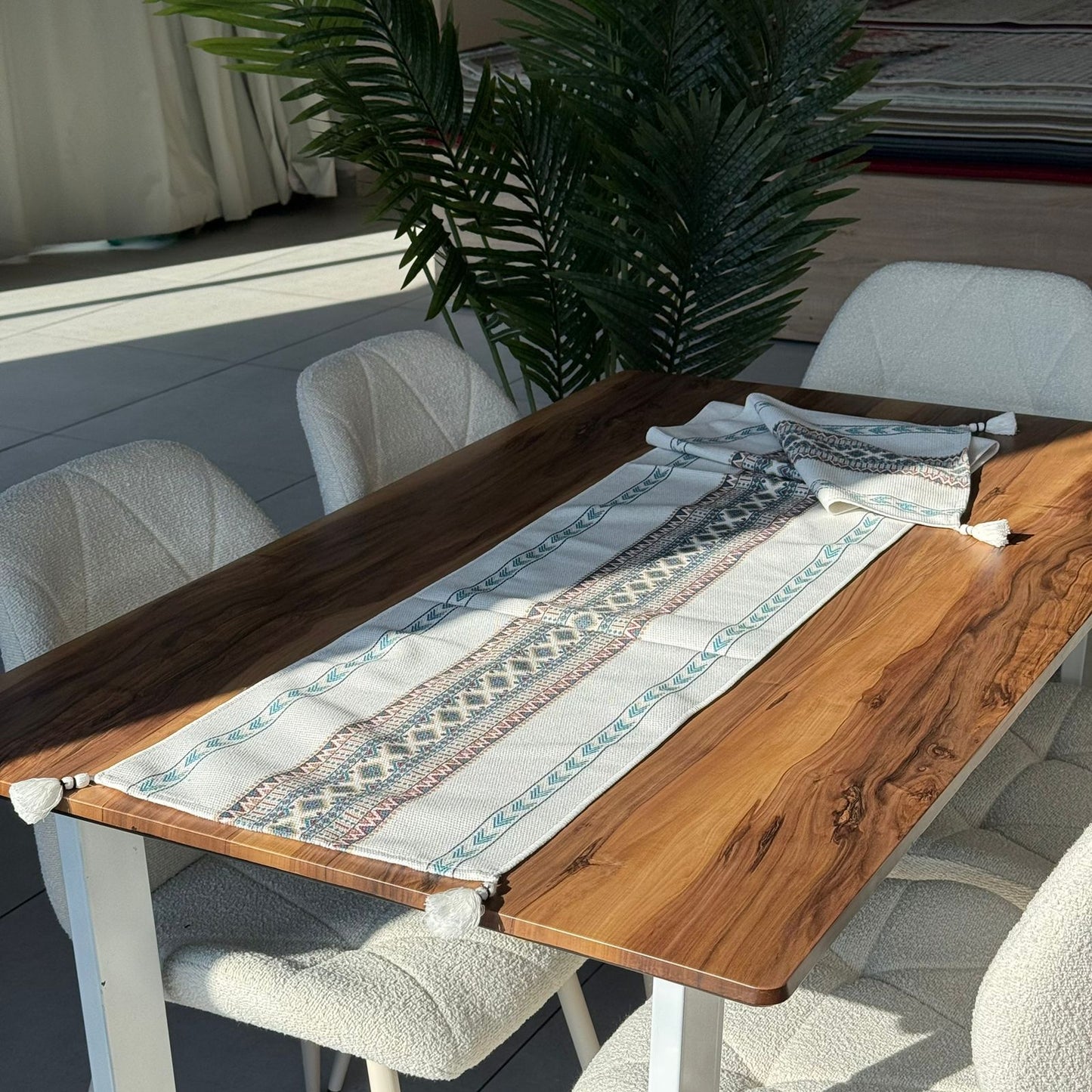 ٣٥ × ١٨٠سم ڕایەخی سەر مێزی دیکۆراتی شاهانە