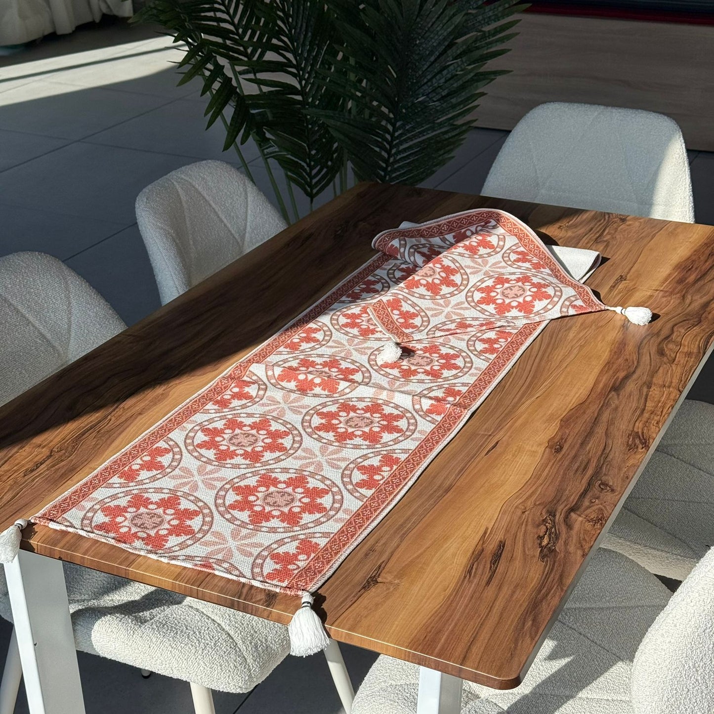 ٣٥ × ١٨٠سم ڕایەخی سەر مێزی دیکۆراتی شاهانە