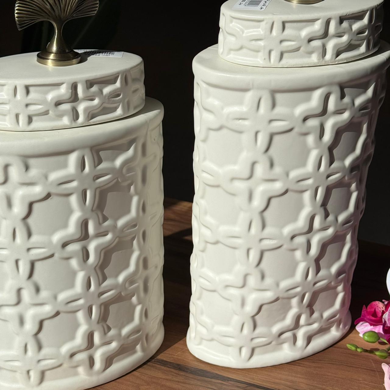 Luxury Ceramic Jars With Leaf-Topped Lids