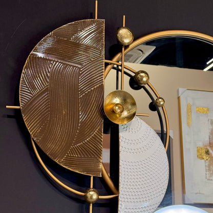 ديكور جداري معدني دائري ومرآة