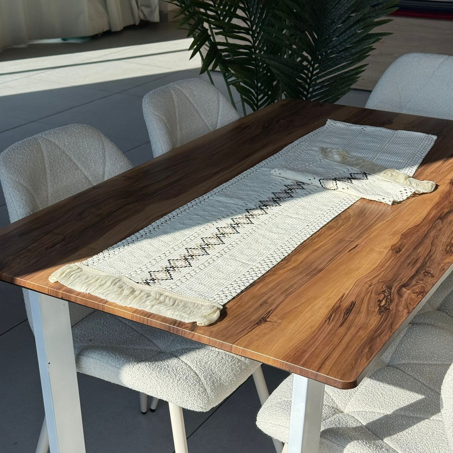 ٣٠ × ١٨٠سم ڕایەخی سەر مێزی دیکۆراتی شاهانە