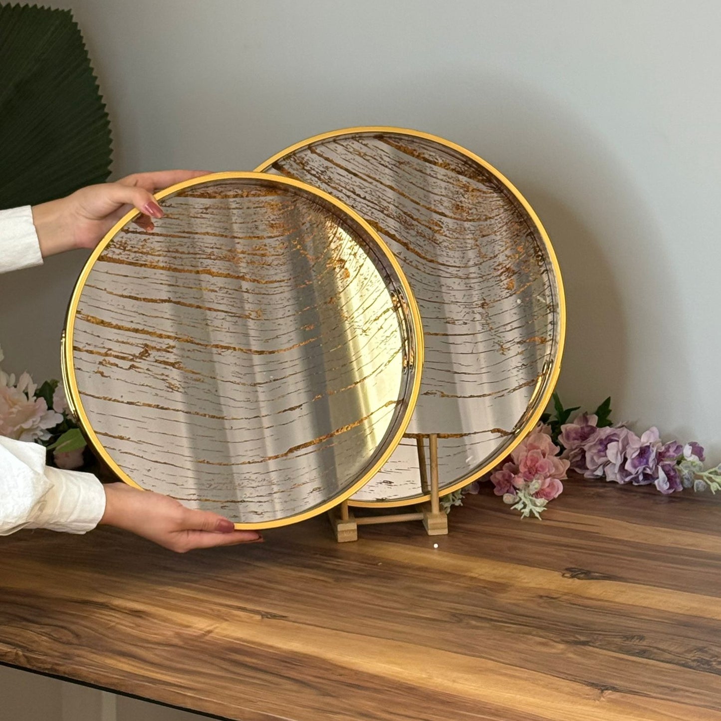 Golden Wave Round Mirror Serving & Decorative Tray