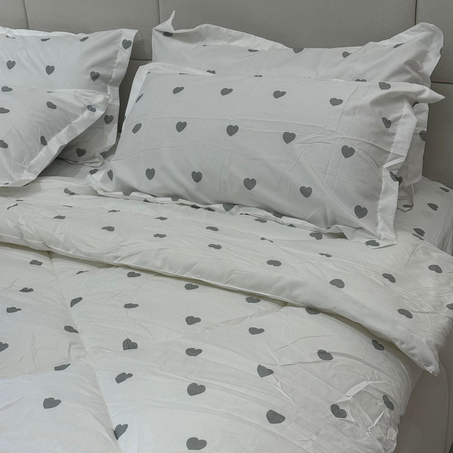 Elegant Bedding Set – 6 Pieces