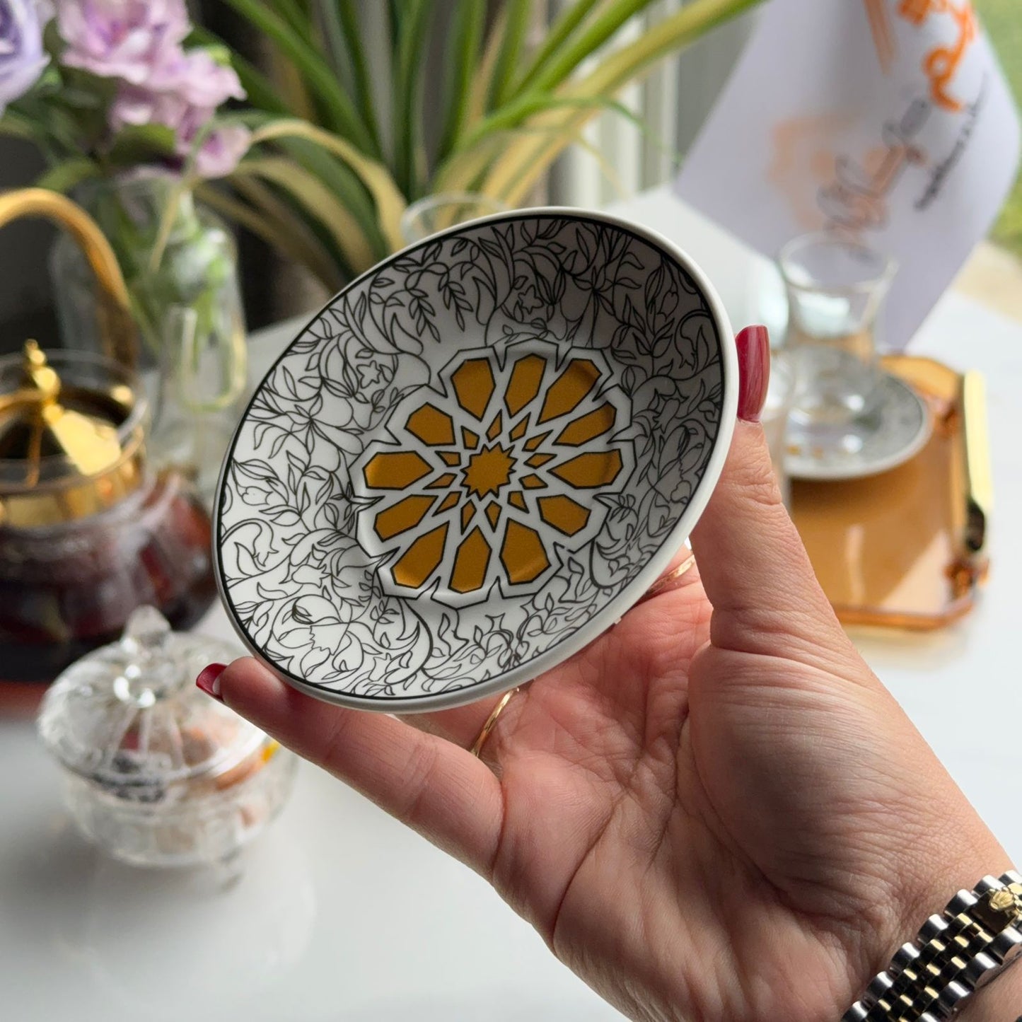Double-Wall Tea Glass & Decorative Saucer Set