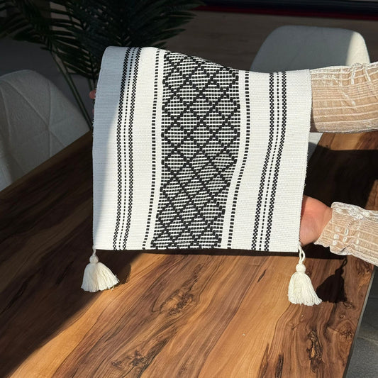 ٣٥ × ٢٢٨سم ڕایەخی سەر مێزی دیکۆراتی شاهانە