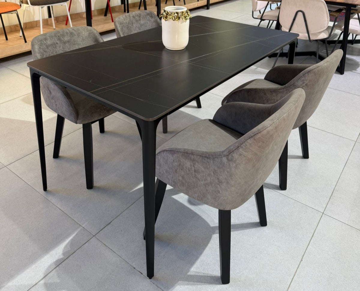 Black Marble Table & Louis ZAN Chairs Indoor Set