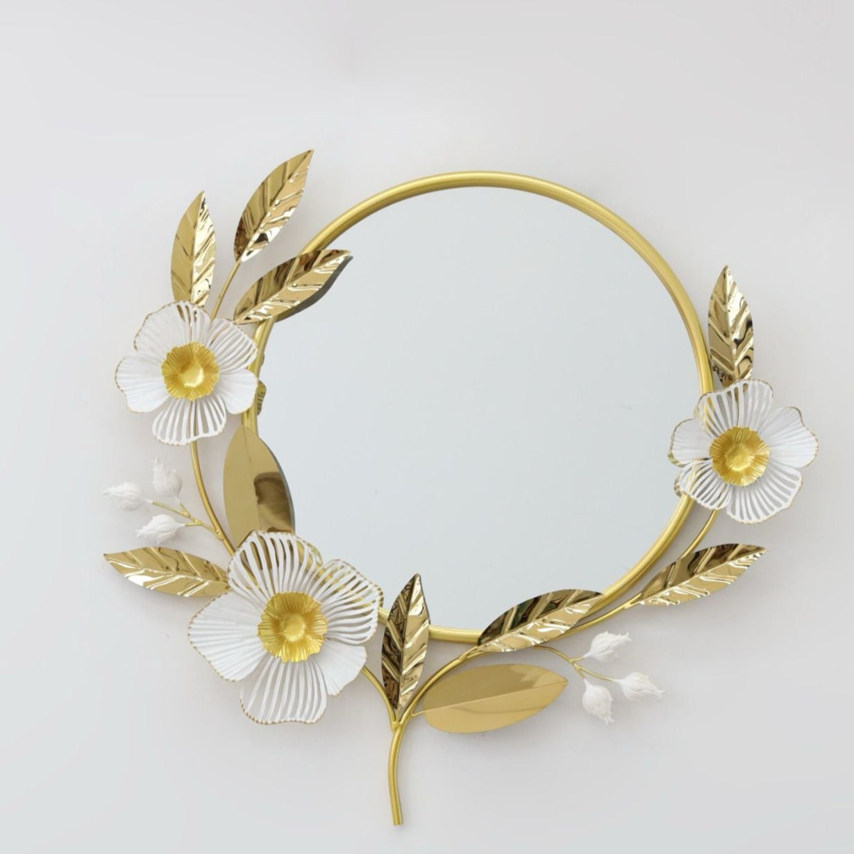 




مرآة حائط SMB0231 ذهبية اللون بإطار بوصة مع ديكور




