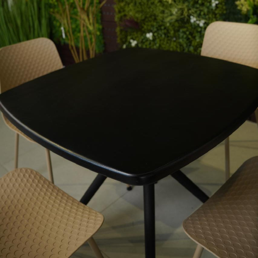 طقم أثاث خارجي عصري من كرسي وطاولة مربعة متينة