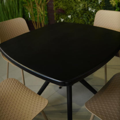 طقم أثاث خارجي عصري من كرسي وطاولة مربعة متينة