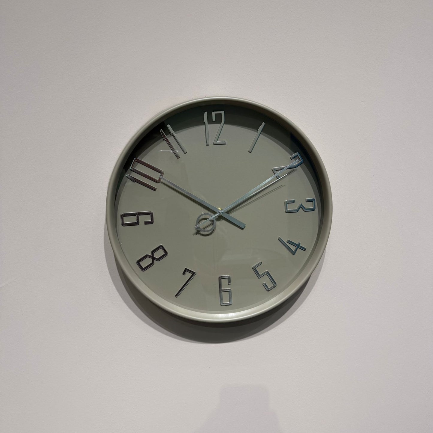 Modern Minimalist Wall Clock
