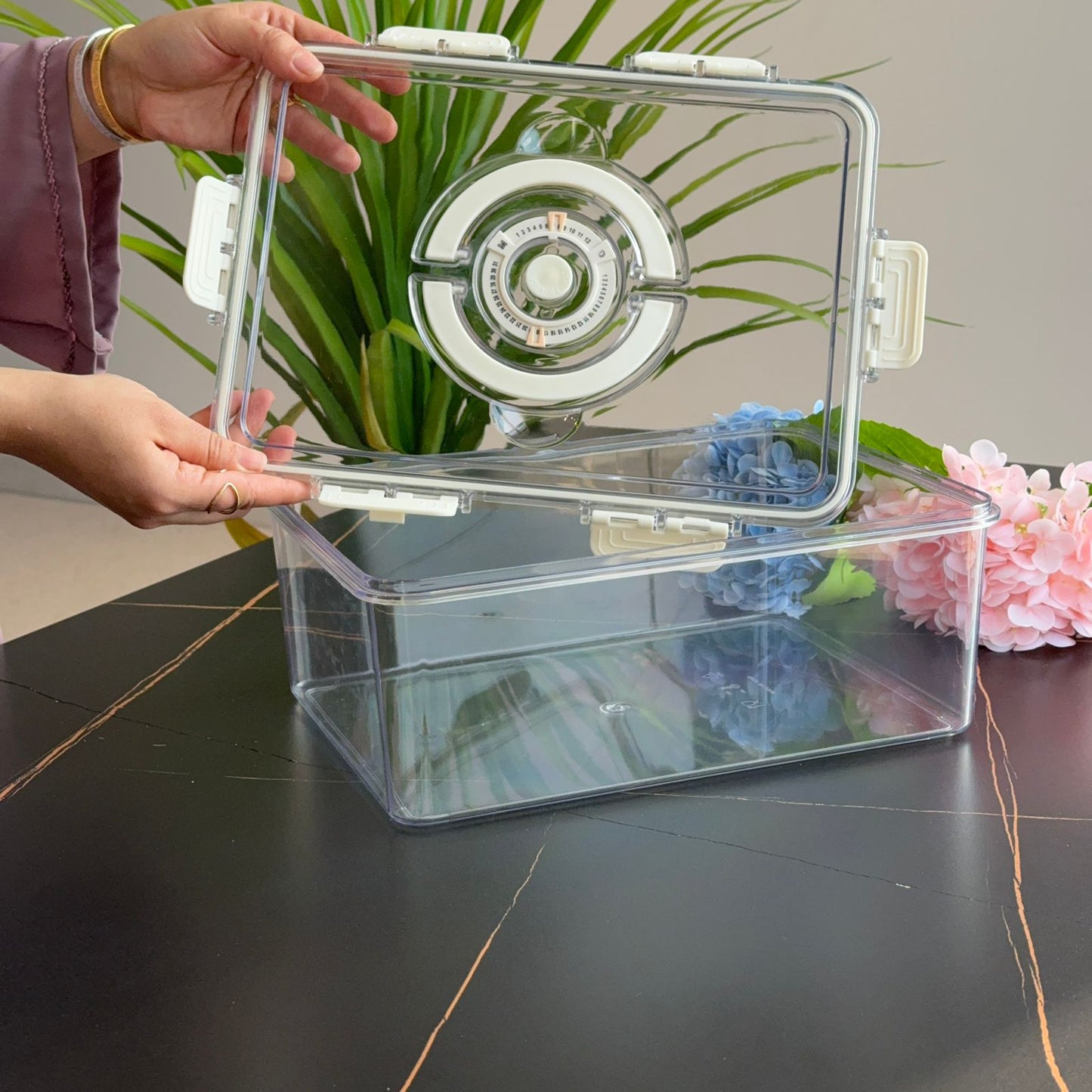 مجموعة حاويات تخزين طعام محكمة الغلق مكونة من 4 قطع - مع قرص لعرض التاريخ