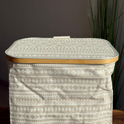 سلة تخزين قماشية بلمسات من الخيزران