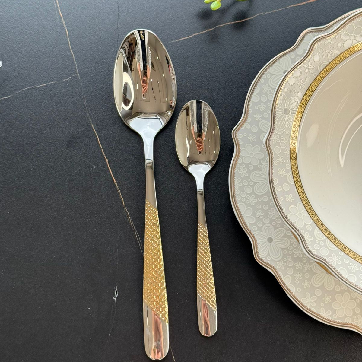 Luxury Cutlery Collection - In Golden & Silver