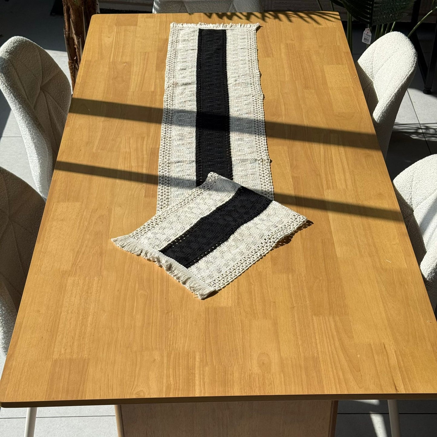 ٣٠ × ١٨٠سم ڕایەخی سەر مێزی دیکۆراتی شاهانە