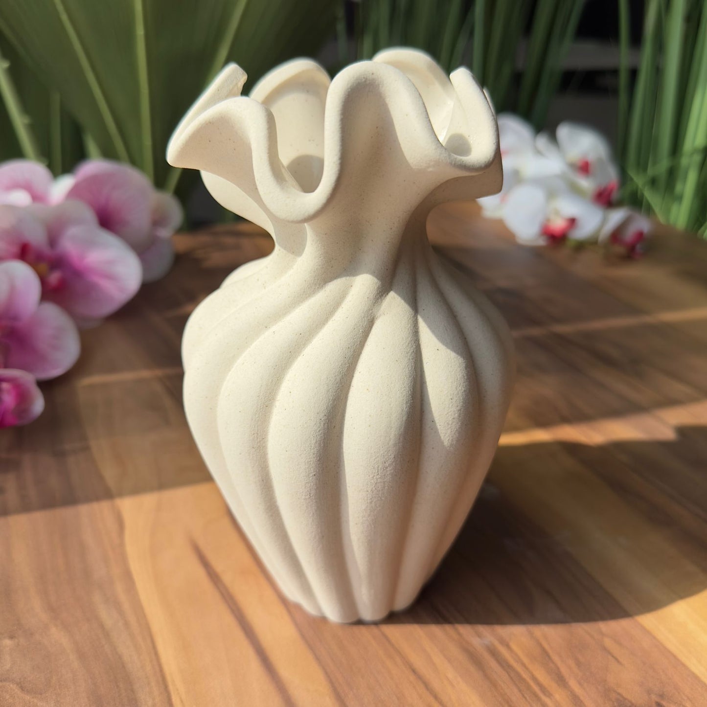 Velora Crest Vase
