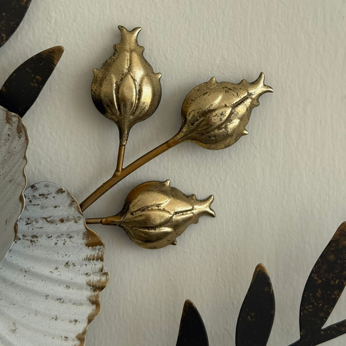 Metal Flower With Frame Wall Decor