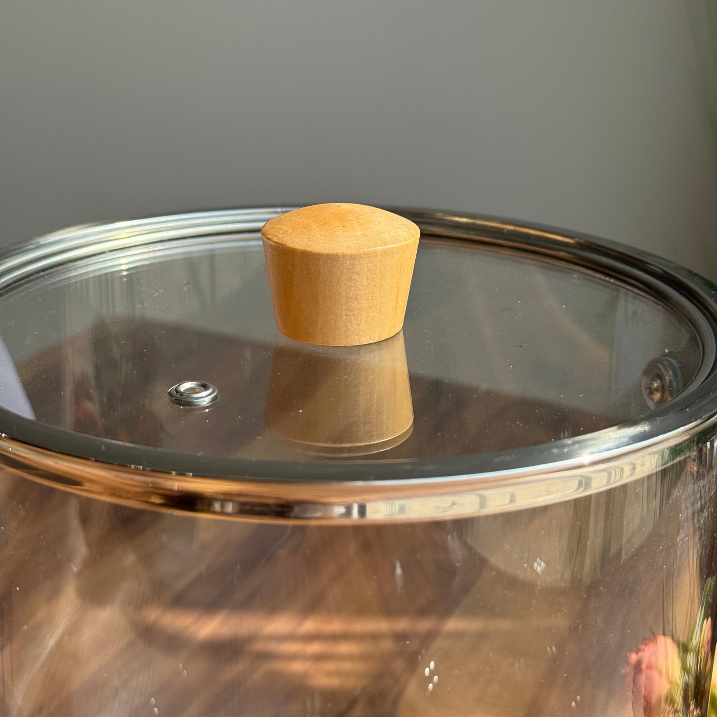 Modern Glass Cooking Pot with Wooden Handles and Lid