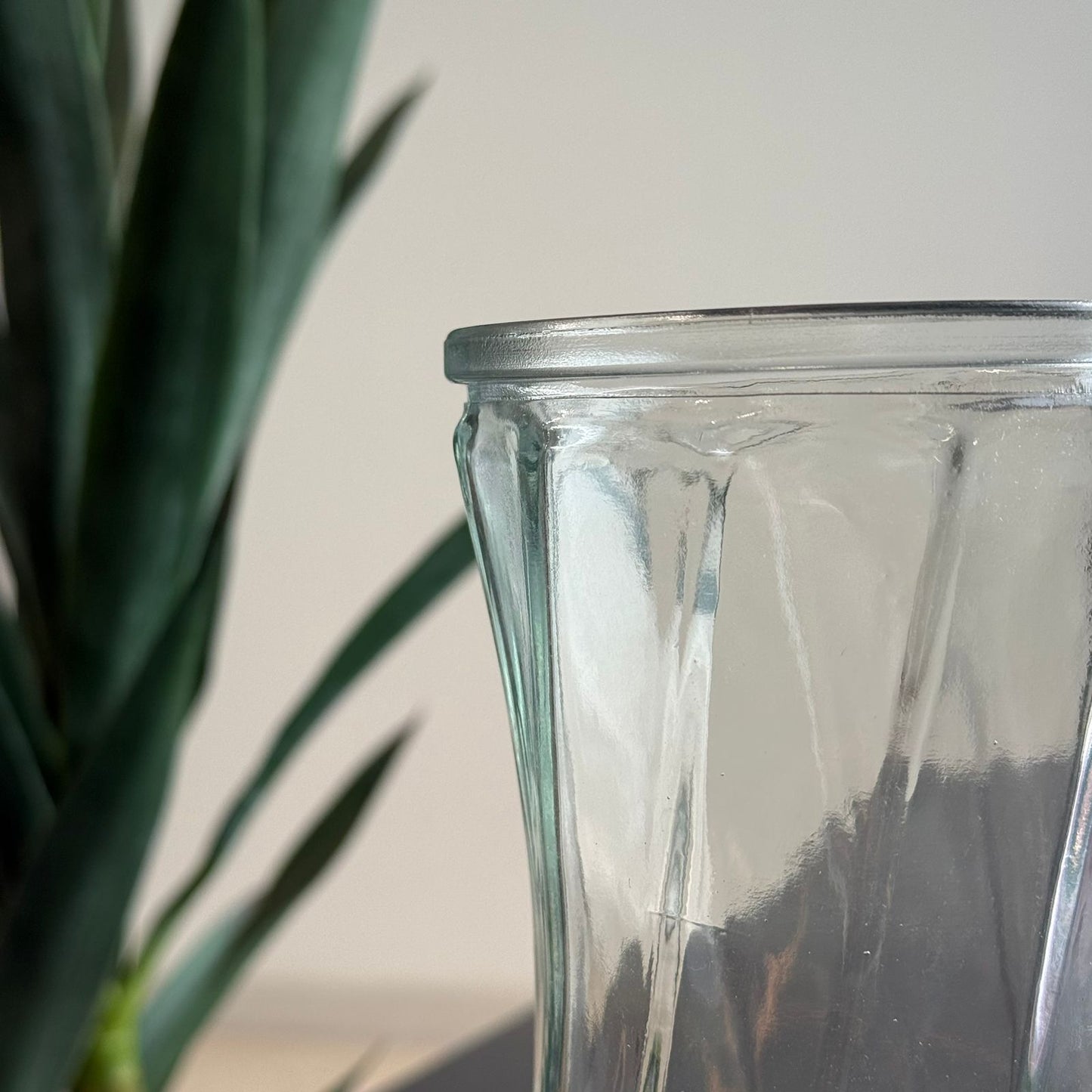 Modern Elegance – Glass Vase Collection