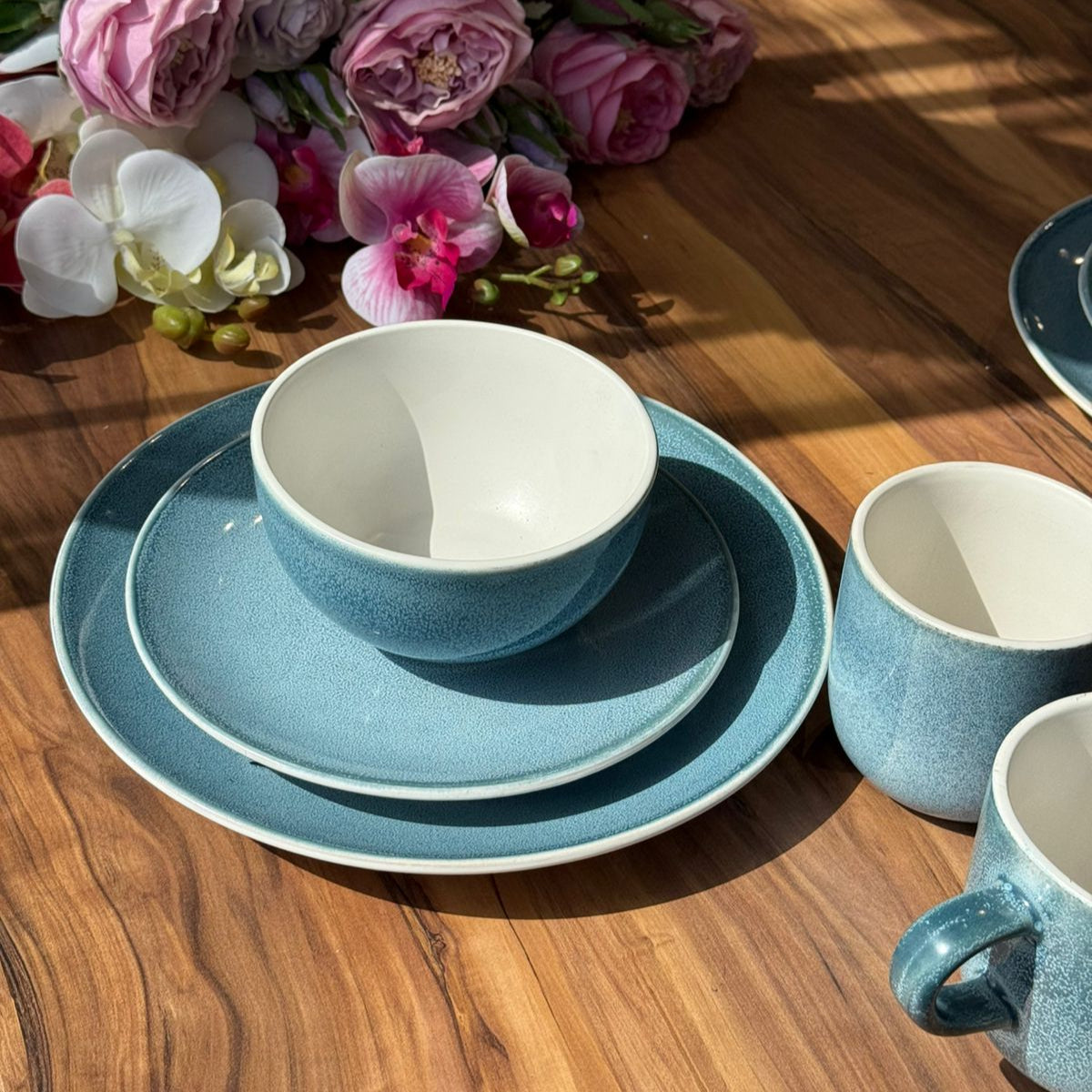 Celeste Wave-16-PCS Luxe Ocean Blue Dinnerware Set