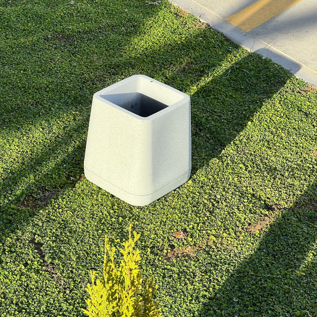 Indoor/Outdoor Modern Plant Pot