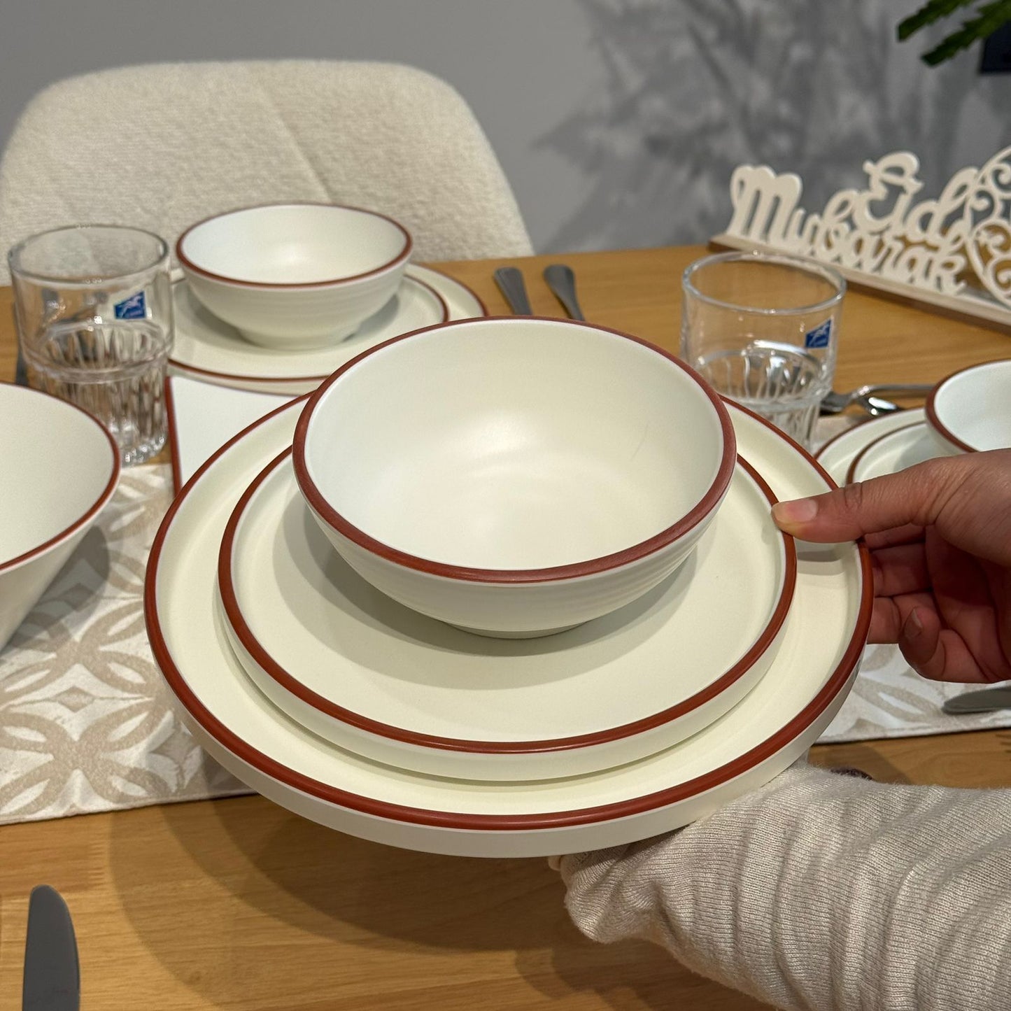 Modern Luxury Melamine Dinnerware Set - 24 Pieces
