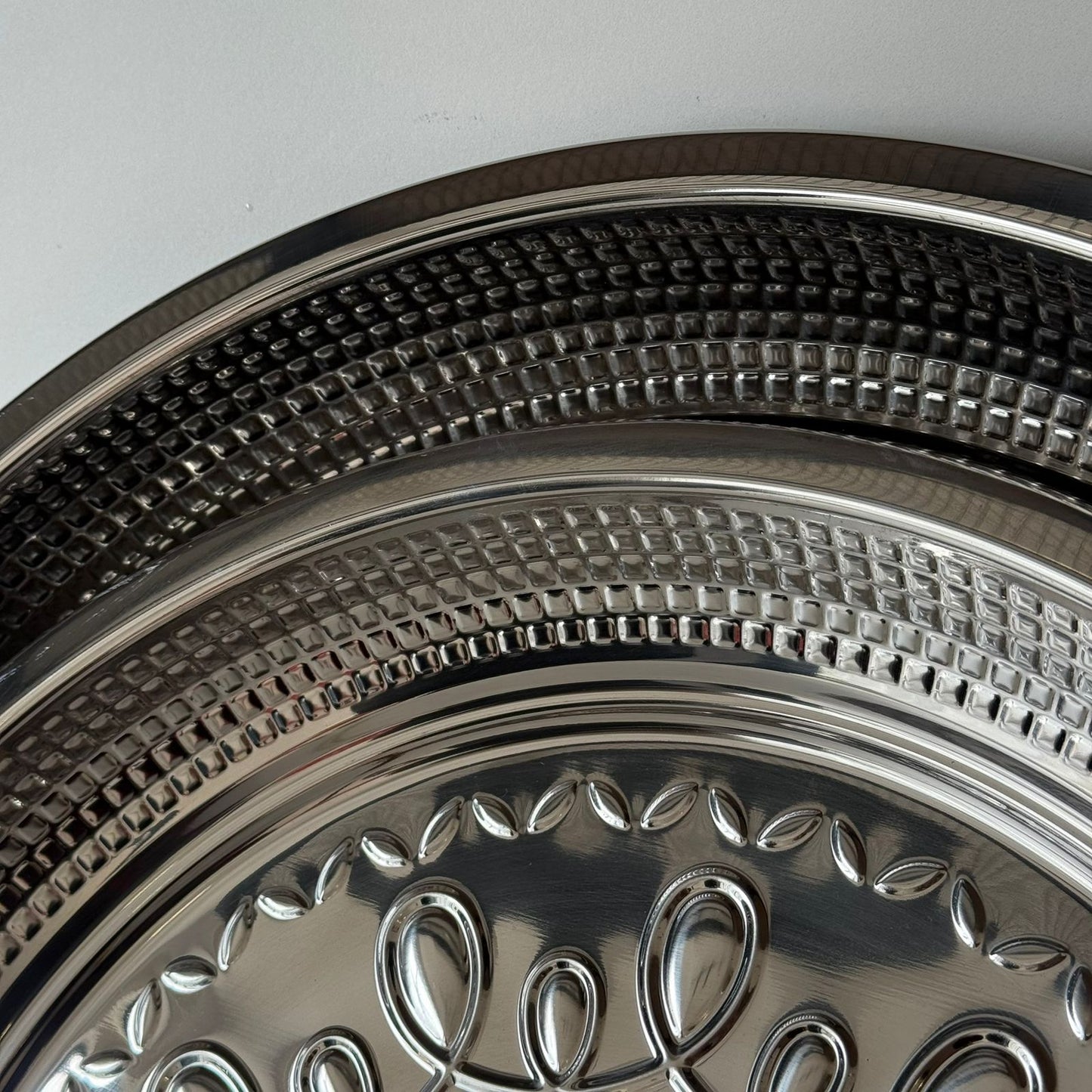 Decorative Metal Serving Tray (Gold / Silver / Bronze)