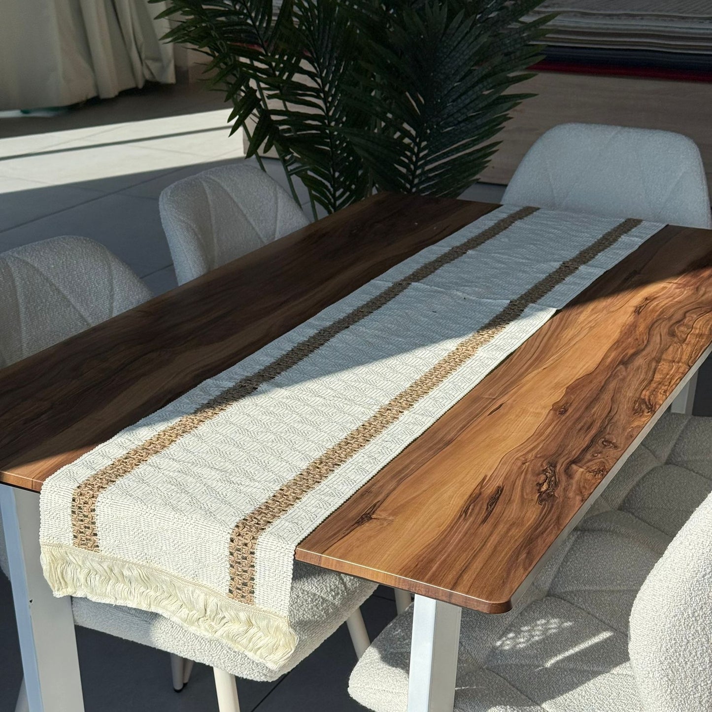 ٣٠ × ١٨٠سم ڕایەخی سەر مێزی دیکۆراتی شاهانە