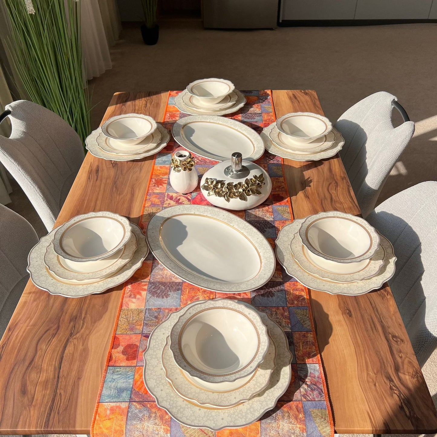 20PCS Porcelain Wavy Gold Dining Tableware Set