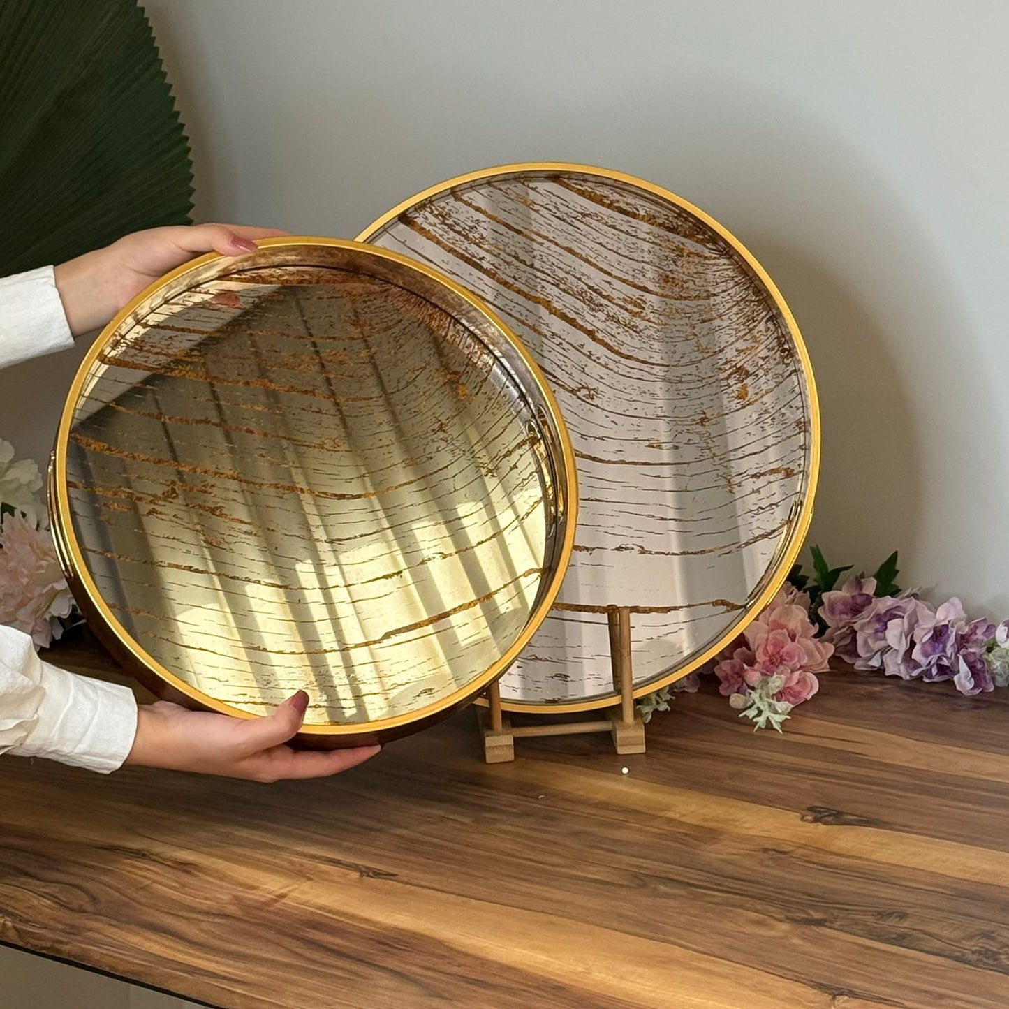 Golden Wave Round Mirror Serving & Decorative Tray