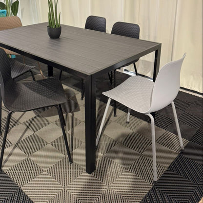 طقم أثاث خارجي حديث من كرسي وطاولة نوفا