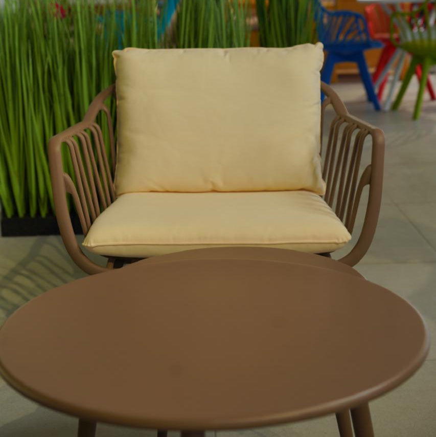 طقم كراسي خارجي بتصميم مودرين