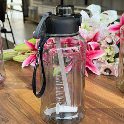 زجاجة شرب رياضة متعددة الألوان مع قش